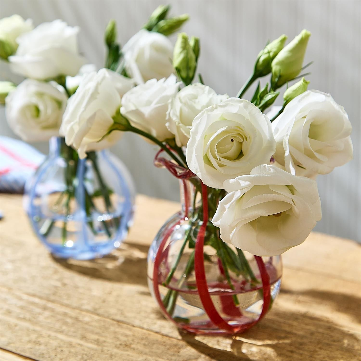 Ruffled Ribbon Vase-White – My Favorite Things