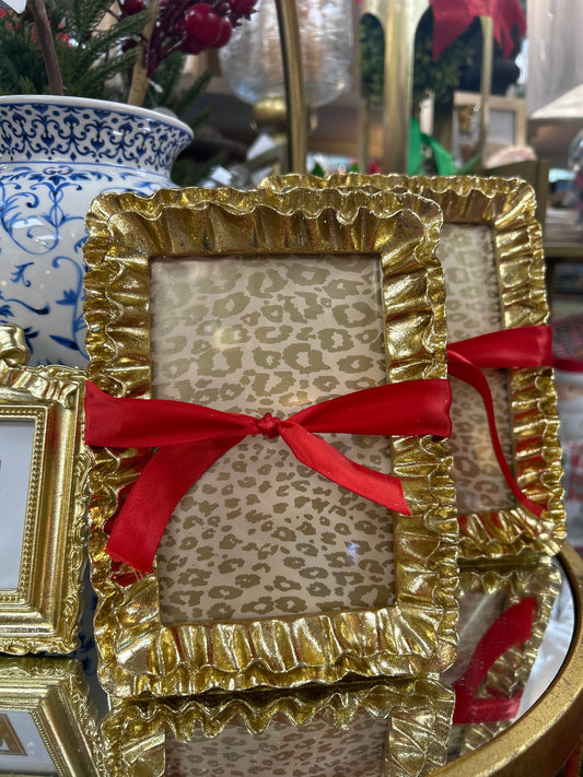 Gold Ruffled Frame 4 x 6