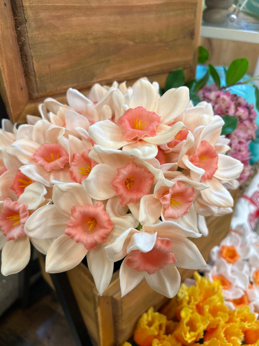 11 inch Peach Real Touch Daffodil Bundle