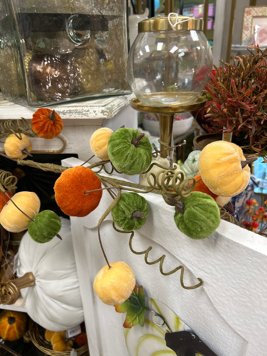 Curly Twig with Velvet Pumpkin Garland