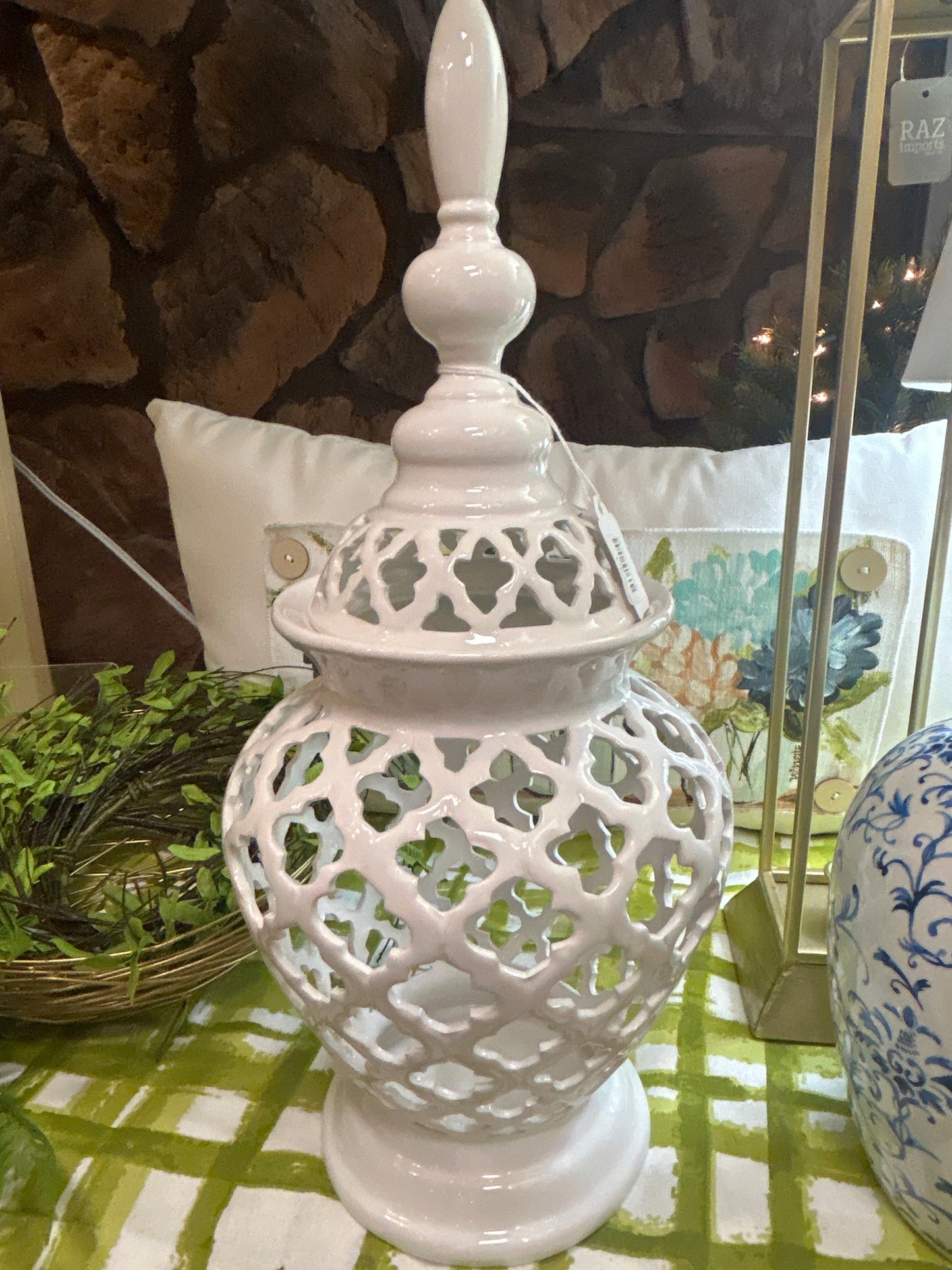 Lattice ginger Jar White Short